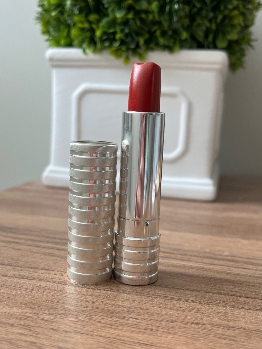 Clinique Dramatically Different Lipstick, Red Alert